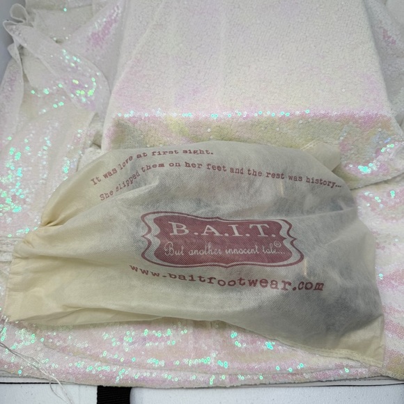 BAIT Footwear T-Strap Mary Jane Pink & Cream Retro Heels Size 10 - Picture 13 of 13